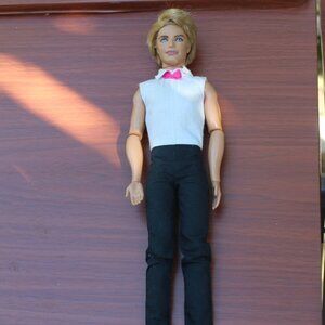 Barbie 2009 Mattel Ken Groom doll pink bow tie